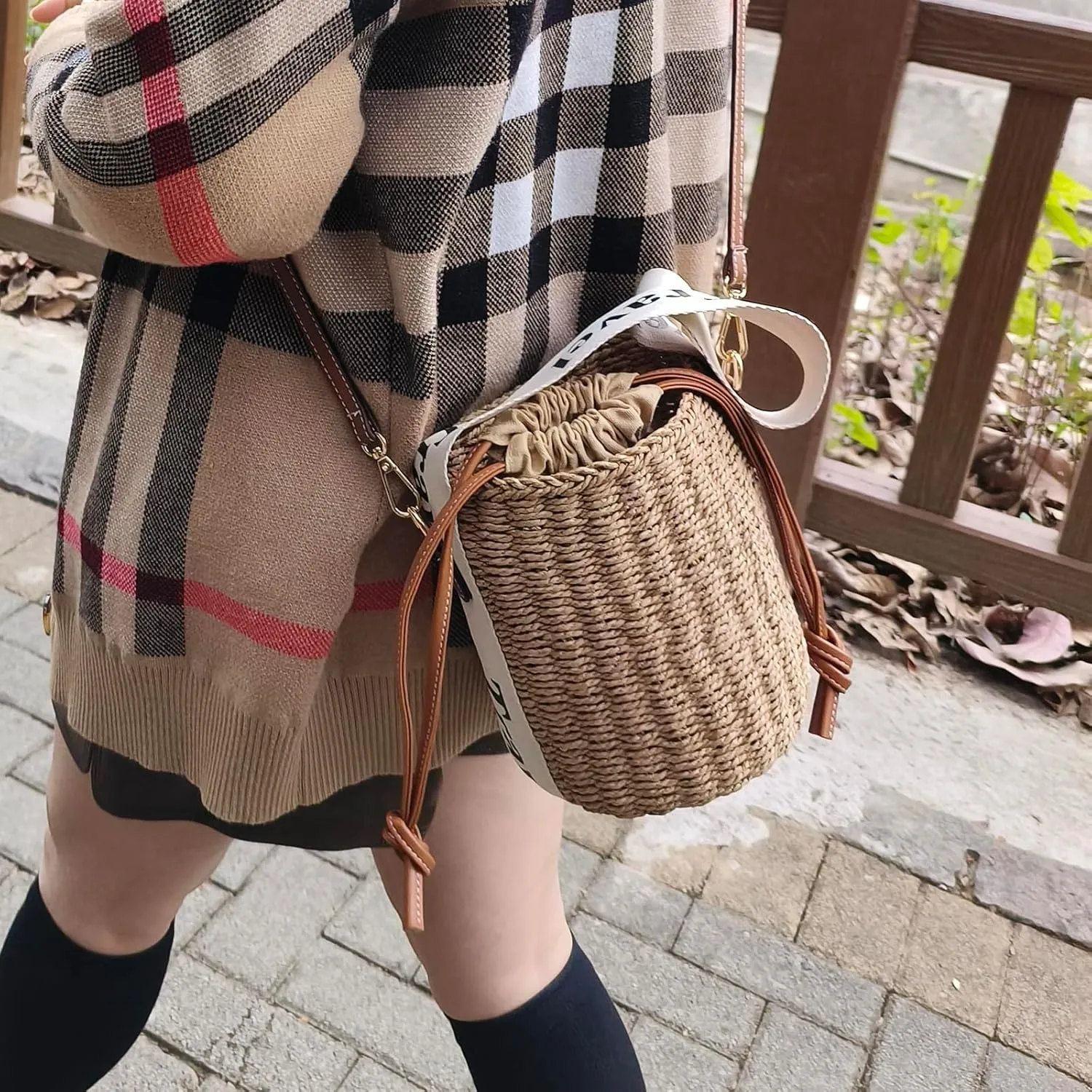Flower Pearls Rattan Tote Bag Summer Beach Drawstring Straw Bucket Bag Diamonds Woven Handbag