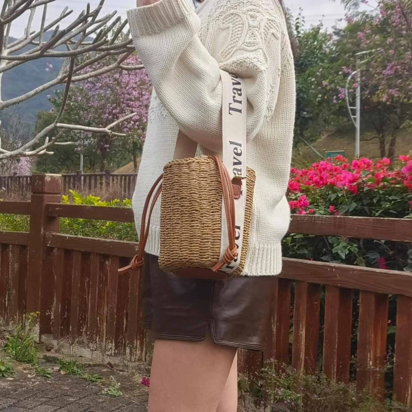 Flower Pearls Rattan Tote Bag Summer Beach Drawstring Straw Bucket Bag Diamonds Woven Handbag