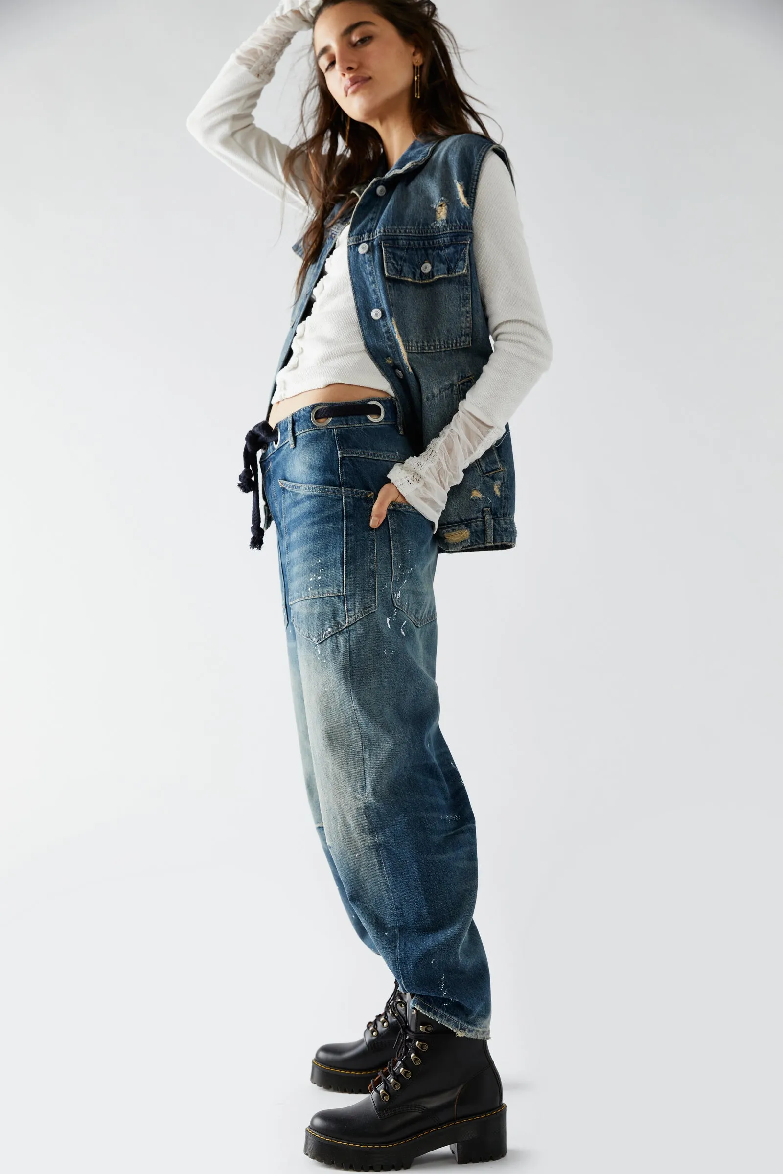 Moxie Pull-On Barrel Jeans in Timeless Blue