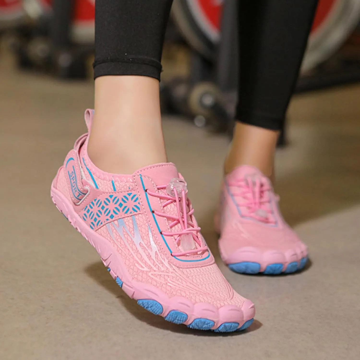 Slip on Walking Shoes Women Dressy Knitted Non Slip Vintage Wide Running Shoes Breathable Gym Workout Shoes Ladies 2024 Fashion Sneakers