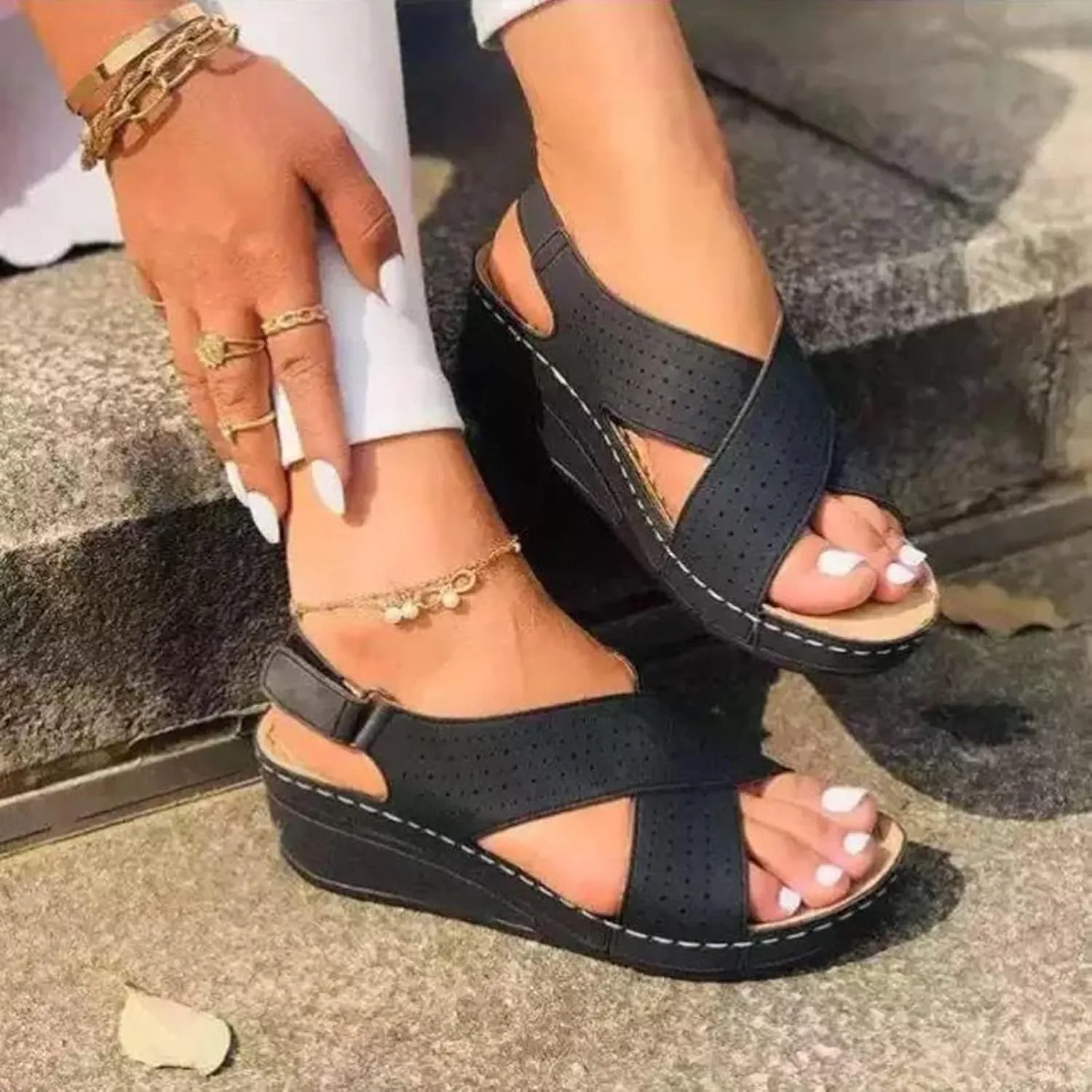Women's Platform Wedge Sandal Open Toe Crisscross Summer Walking Shoes Flat Feet Open Toe Buckle Strap Beach Ladies Shoes