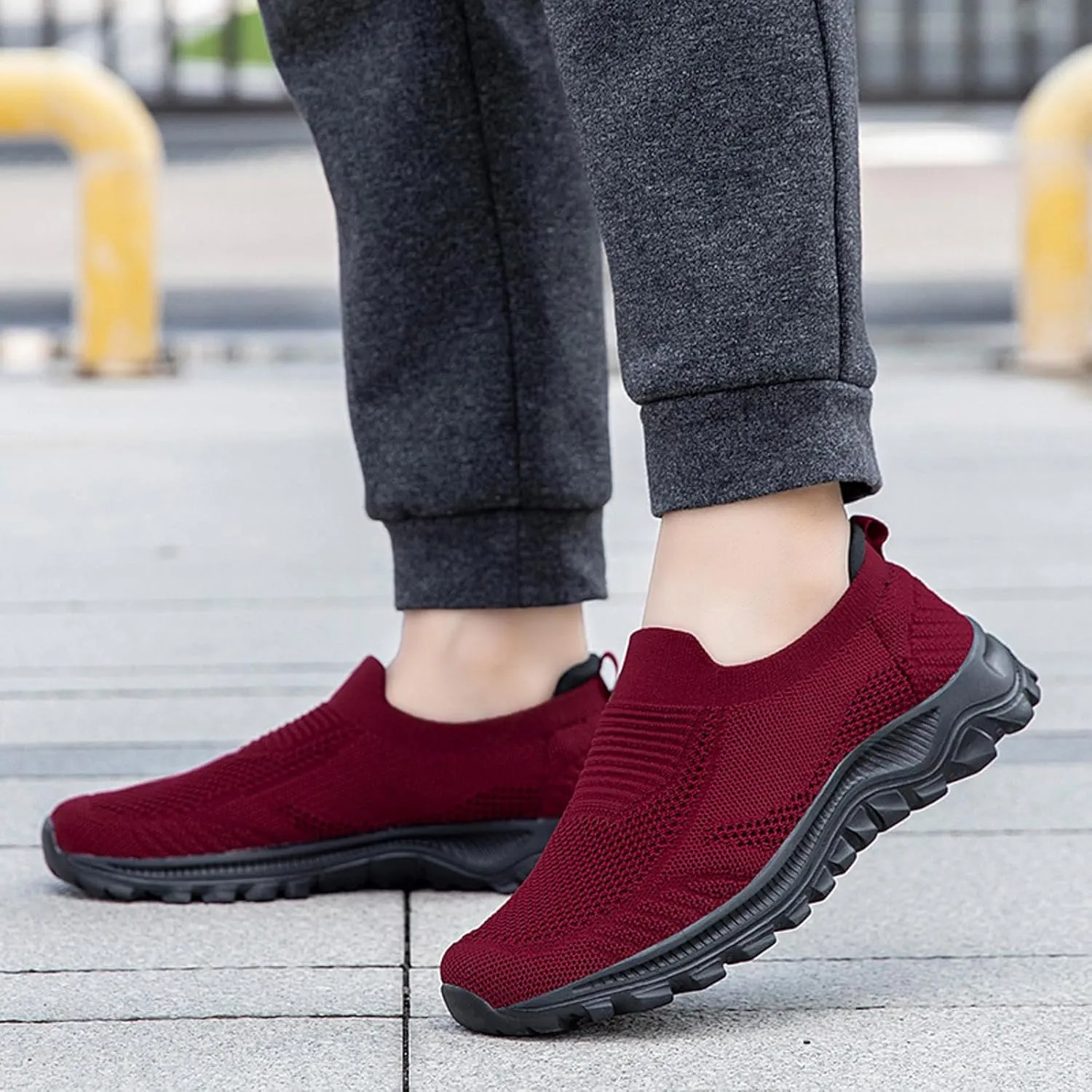Women's Slip on Walking Shoes Comfy Knitted Non Slip Arch Support Running Shoes Breathable Gym Workout Shoes Lightweight Sneakers Indoor Outdoor