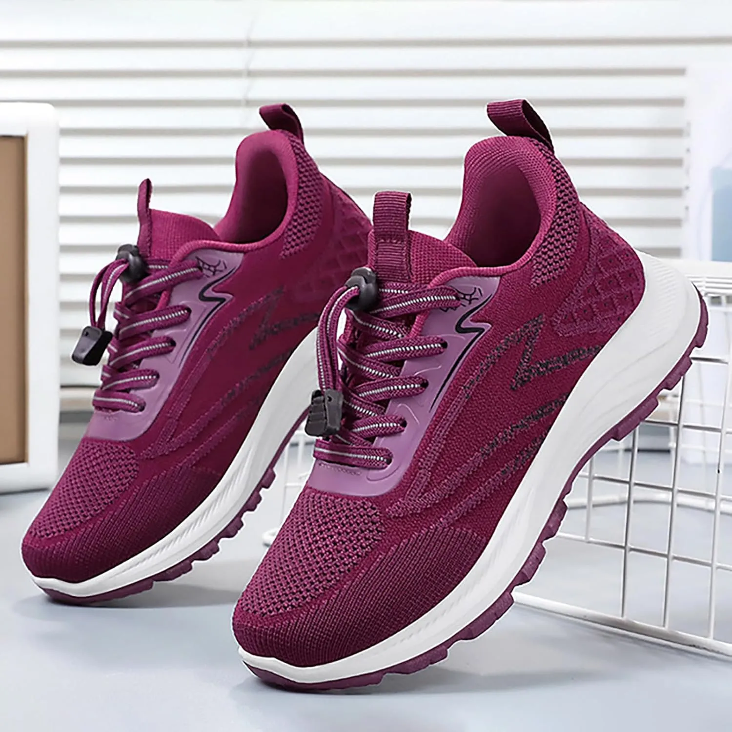 Women's Slip on Walking Shoes Comfy Knitted Non Slip Comfortable Running Shoes Breathable Mesh Sports Workout Tennis Shoes Lightweight Fashion Sneakers