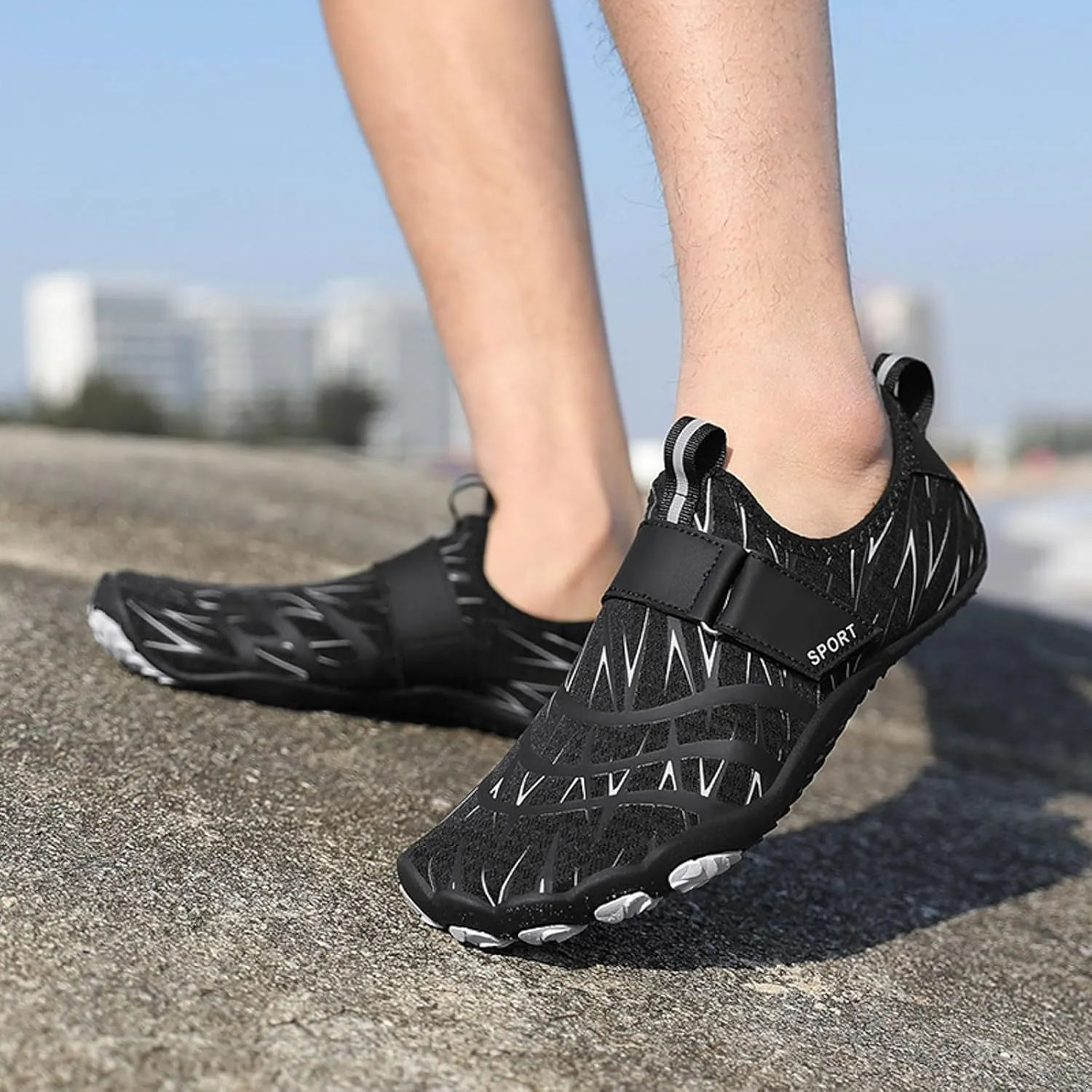 Women's Slip on Walking Shoes Comfy Knitted Non Slip Vintage Wide Running Shoes Breathable Gym Workout Shoes Ladies 2024 Fashion Sneakers