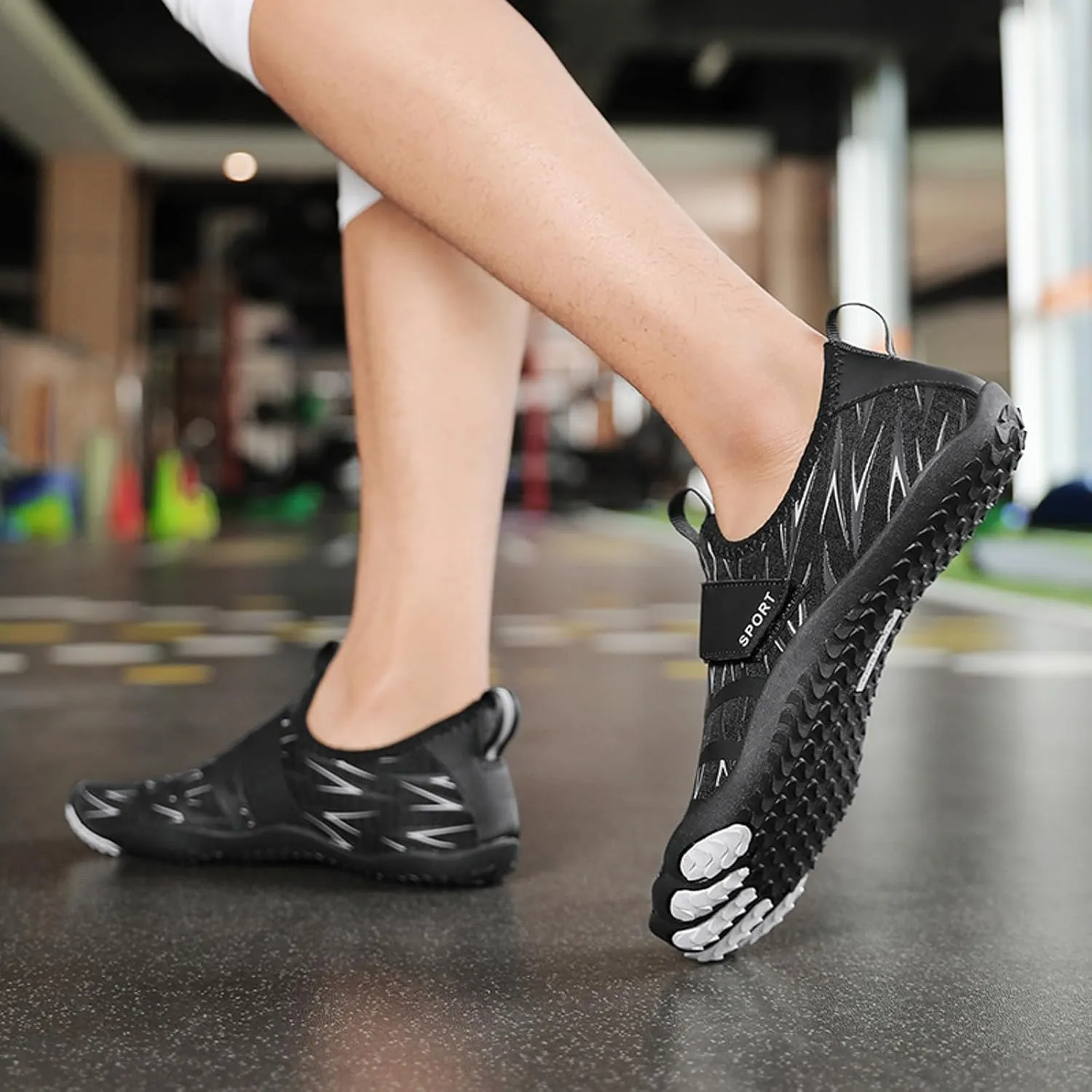 Women's Slip on Walking Shoes Comfy Knitted Non Slip Vintage Wide Running Shoes Breathable Gym Workout Shoes Ladies 2024 Fashion Sneakers