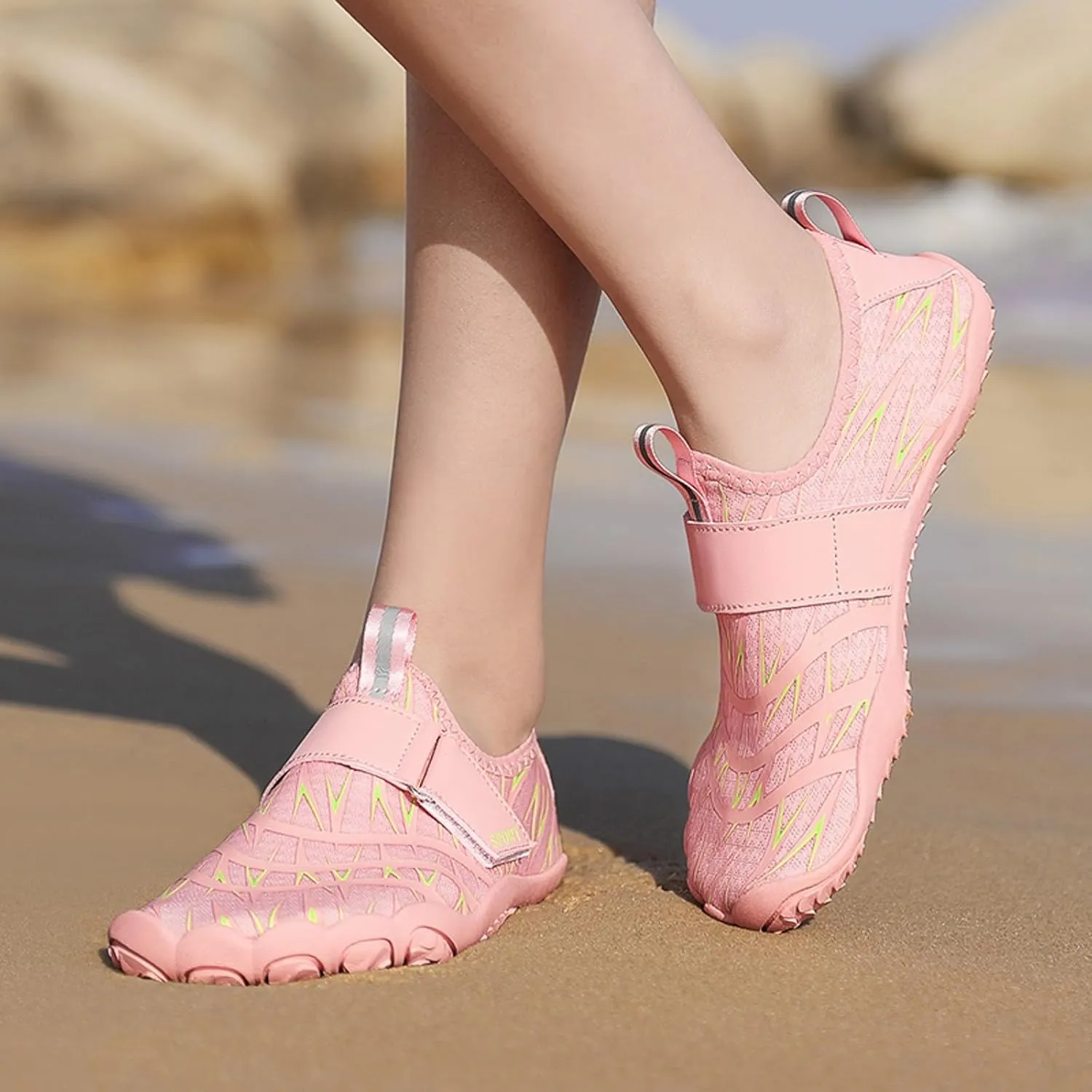 Women's Slip on Walking Shoes Comfy Knitted Non Slip Vintage Wide Running Shoes Breathable Gym Workout Shoes Ladies 2024 Fashion Sneakers