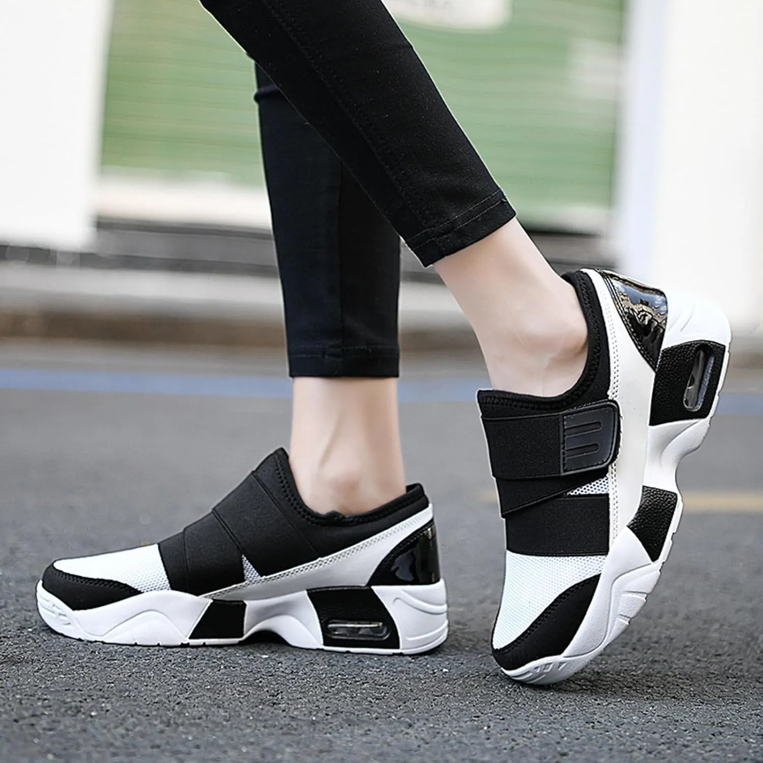Womens Walking Shoes Slip on Comfy Knitted Non Slip Vintage Wide Running Shoes Breathable Mesh Sports Workout Tennis Shoes Fashion Lace Up Sneakers