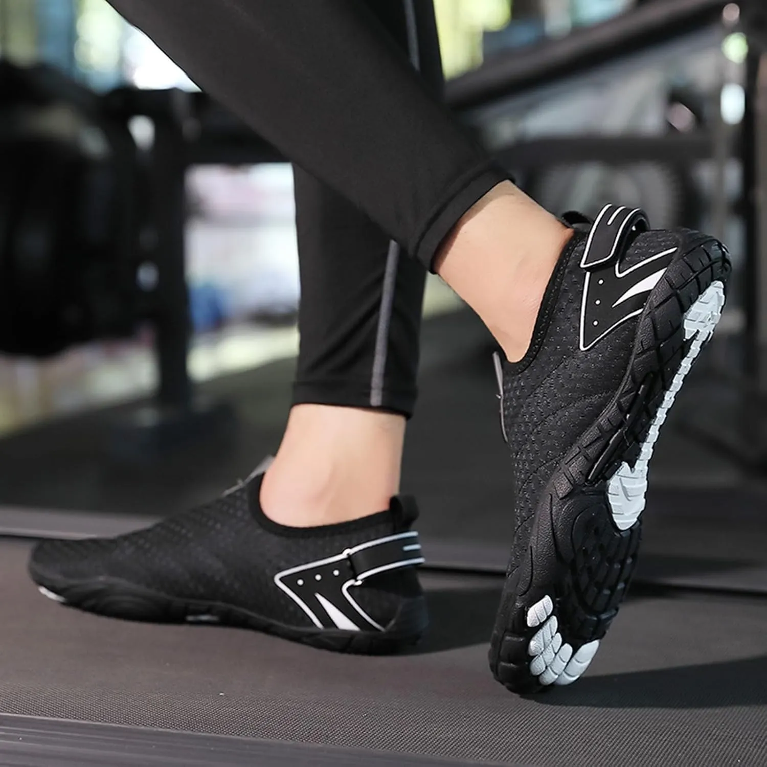 Womens Walking Shoes Slip on Dressy Knitted Non Slip Vintage Wide Running Shoes Breathable Mesh Sports Workout Tennis Shoes Lightweight Fashion Sneakers